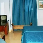 La Albarizuela 3*