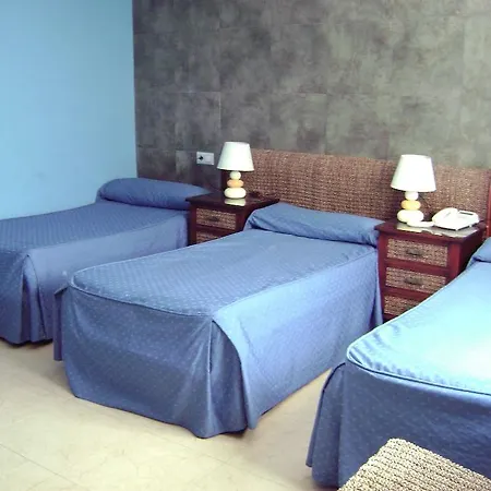 La Albarizuela 3*