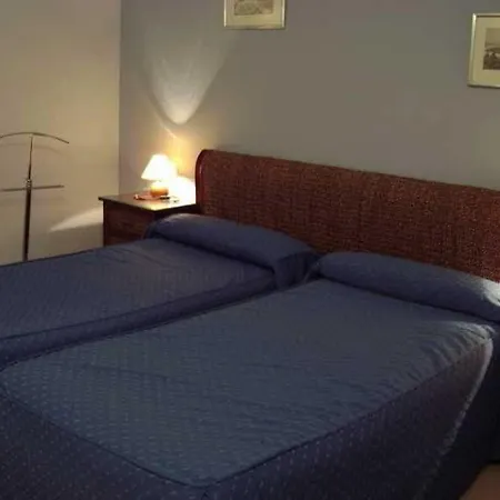 La Albarizuela 3*